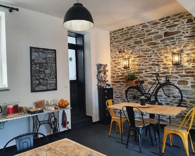 Maison - 259 m² - 12 pièces