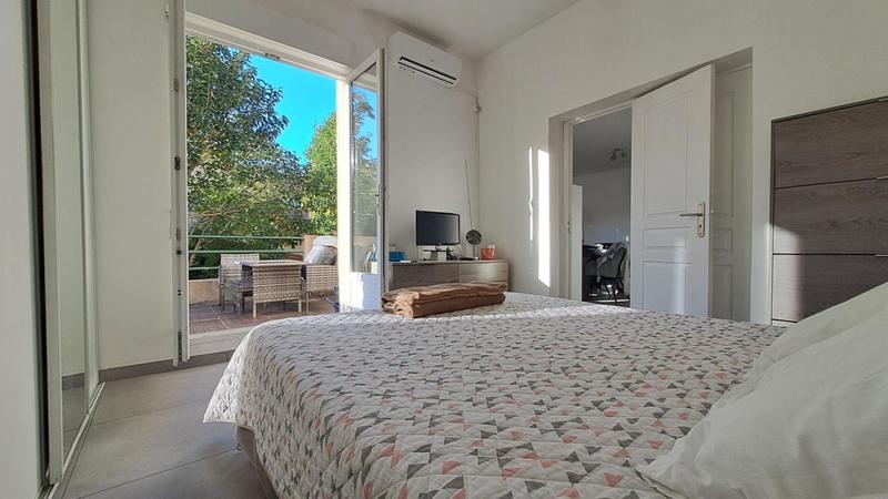 Maison - 224 m² - 8 pièces