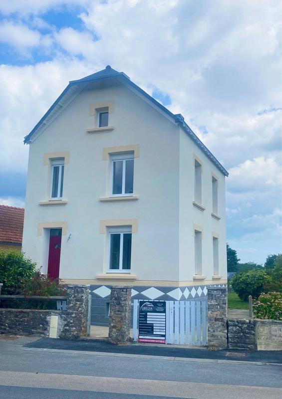 Maison - 95 m² - 5 pièces