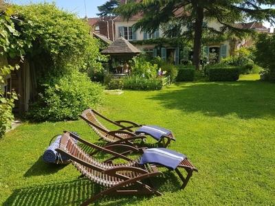 Maison - 280 m² - 6 pièces