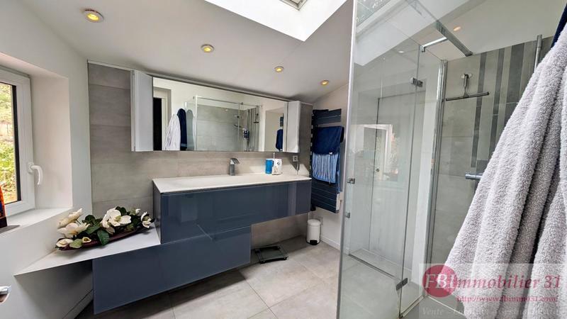 Demeure - 170 m² - 6 pièces