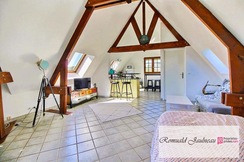 Maison - 256 m² - 8 pièces