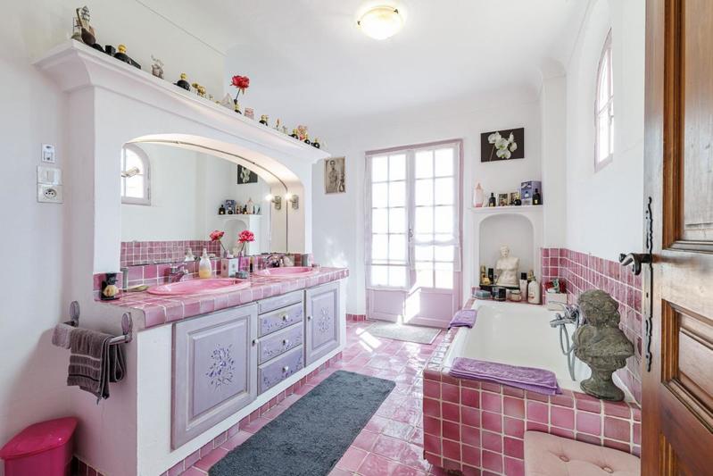 Propriété - 300 m² - 7 pièces