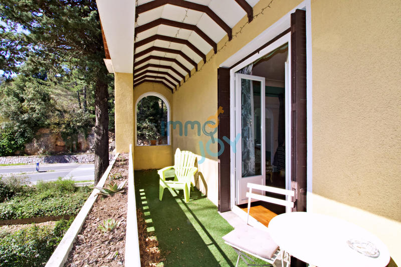 Maison - 310 m² - 11 pièces