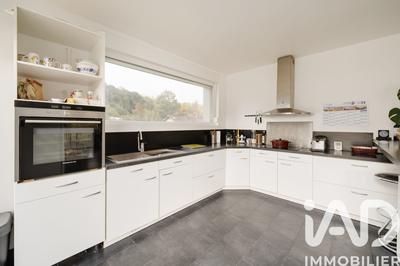 Maison - 241 m² - 8 pièces