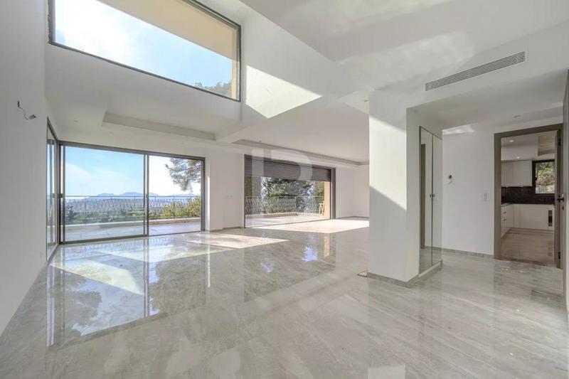 Maison - 360 m² - 10 pièces