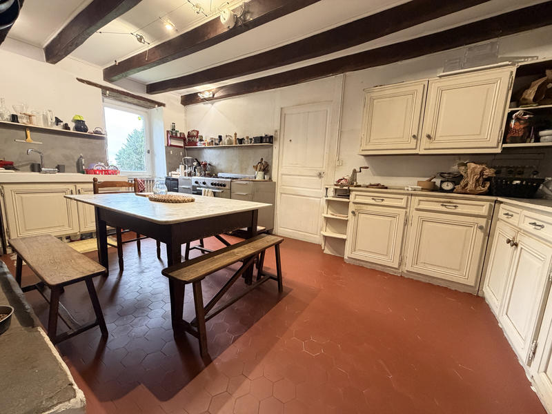 Maison - 204 m² - 11 pièces