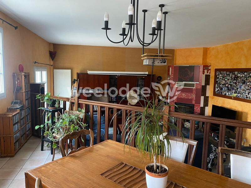 Maison - 195 m² - 7 pièces