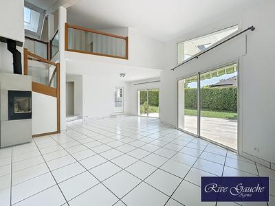 Maison - 177 m² - 6 pièces