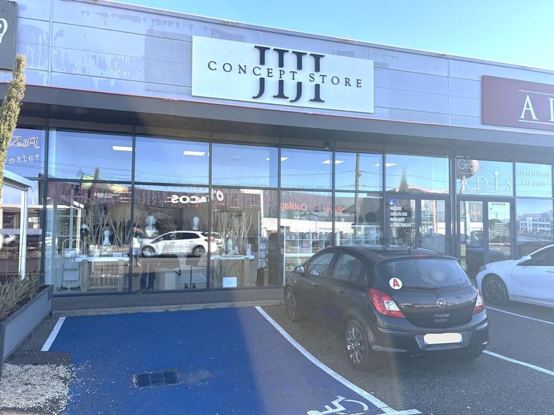 Local commercial - 137 m²