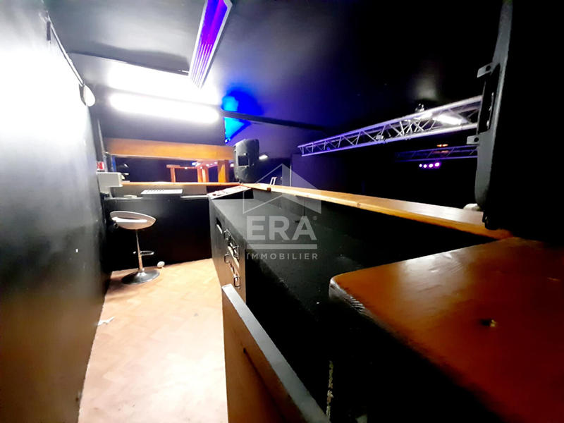 Maison - 312 m² - 10 pièces