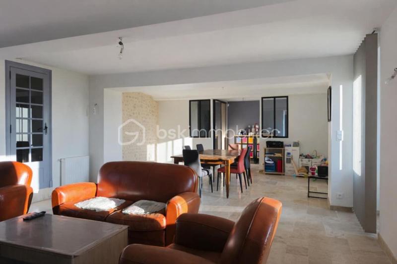 Maison - 217 m² - 6 pièces