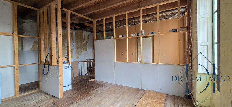 Maison - 200 m² - 4 pièces