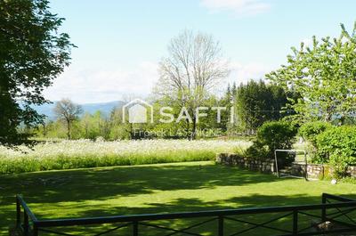 Maison - 237 m² - 7 pièces