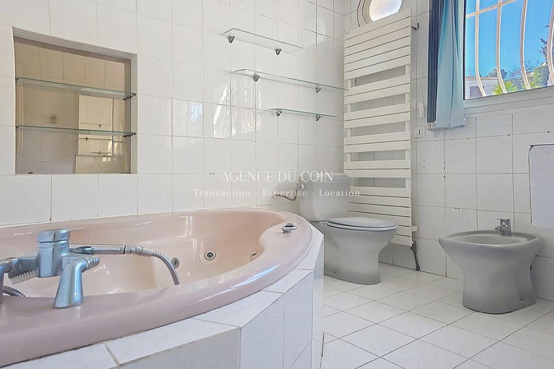 Maison - 199 m² - 7 pièces