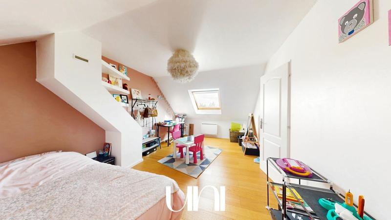 Maison - 137 m² - 6 pièces