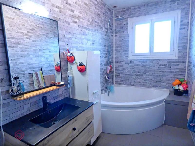 Maison - 110 m² - 5 pièces