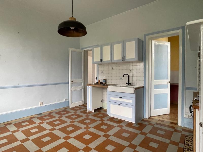 Maison - 241 m² - 11 pièces