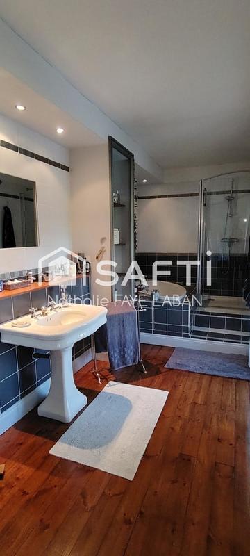 Maison de maîtres - 350 m² - 8 pièces