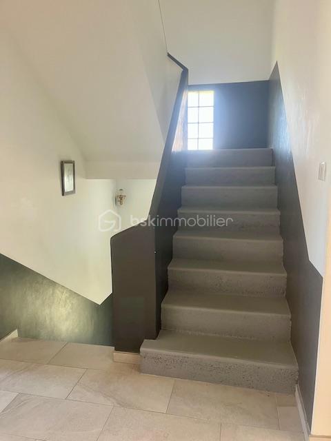 Maison - 188 m² - 7 pièces