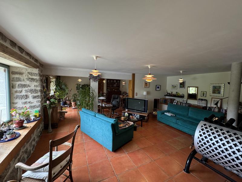 Corps de ferme - 250 m² - 7 pièces