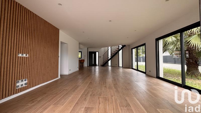 Maison - 197 m² - 6 pièces