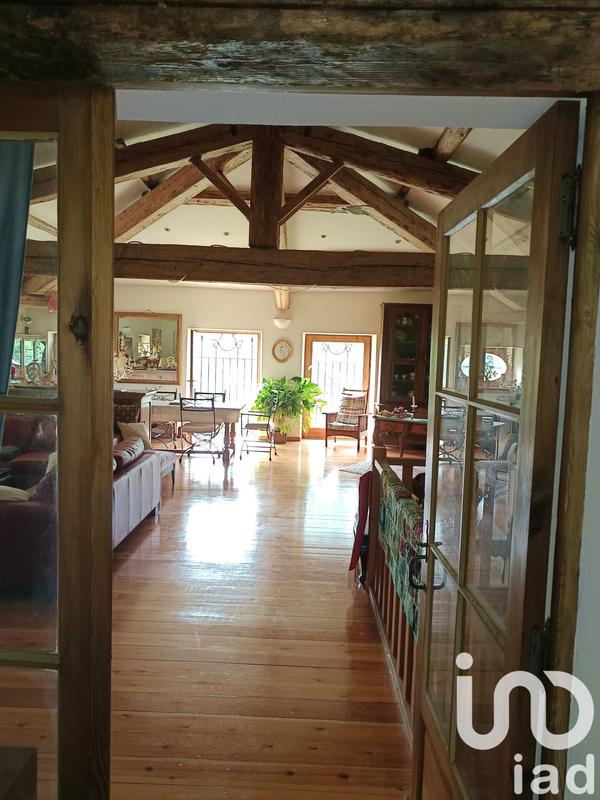 Maison - 340 m² - 9 pièces