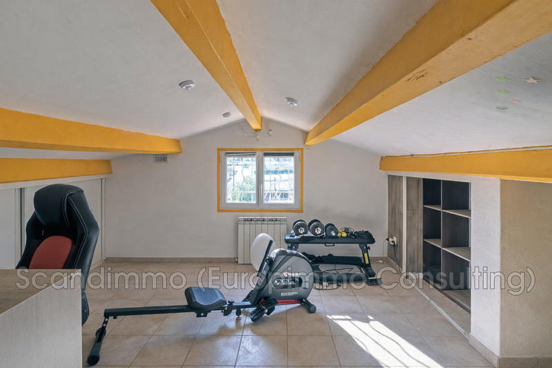 Maison - 185 m² - 6 pièces