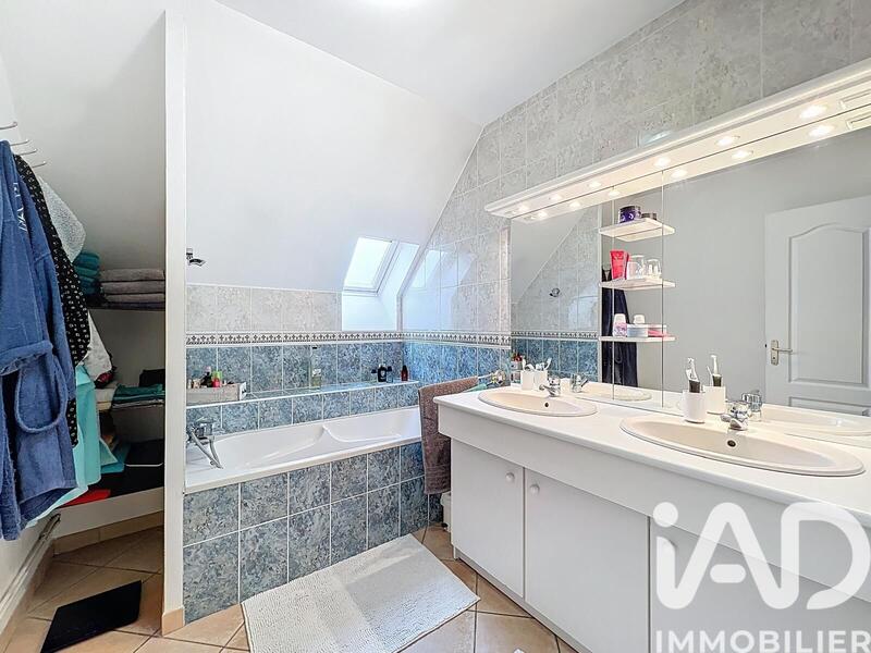 Maison - 148 m² - 8 pièces