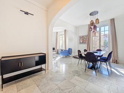 Appartement - 133 m² - 4 pièces