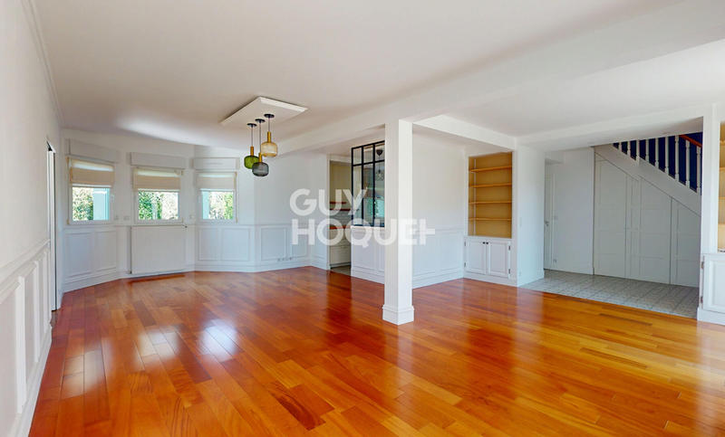 Maison - 182 m² - 7 pièces