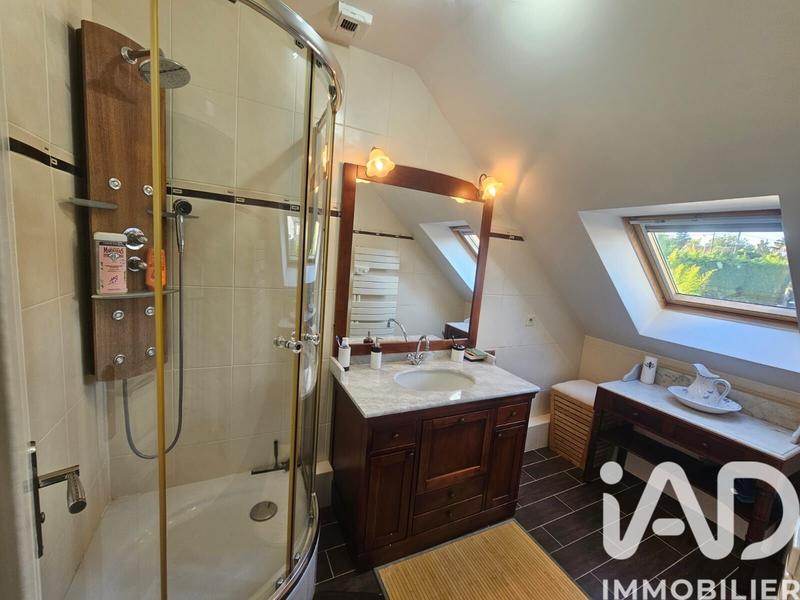 Maison - 211 m² - 8 pièces