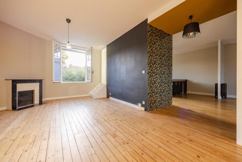 Maison - 200 m² - 7 pièces