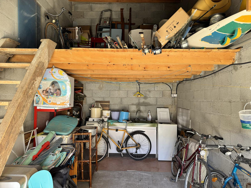 Parking / Garage - 18 m²