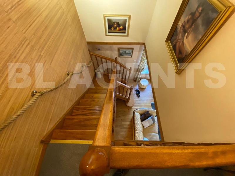 Maison traditionnelle - 154 m² - 6 pièces