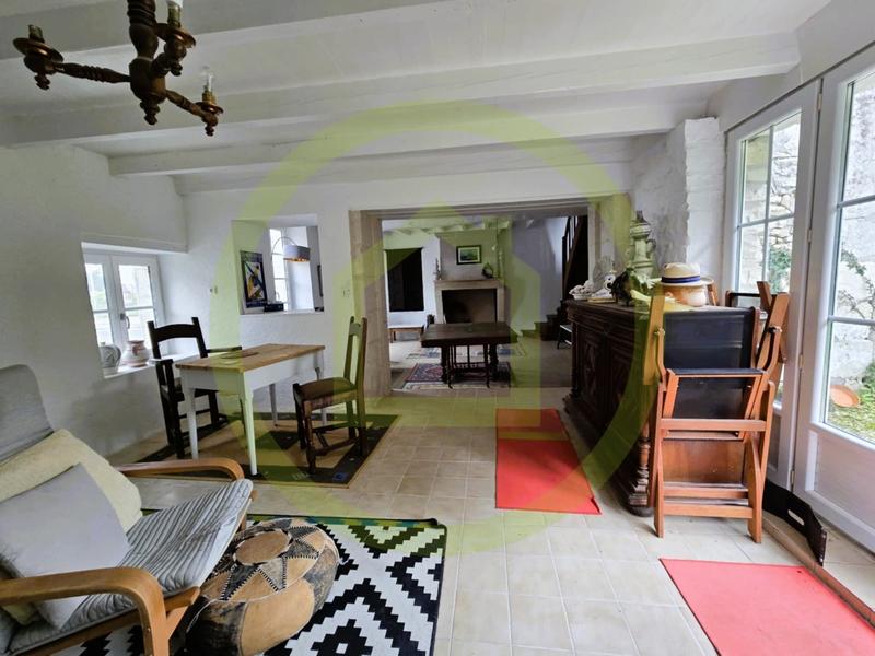 Maison - 380 m² - 9 pièces