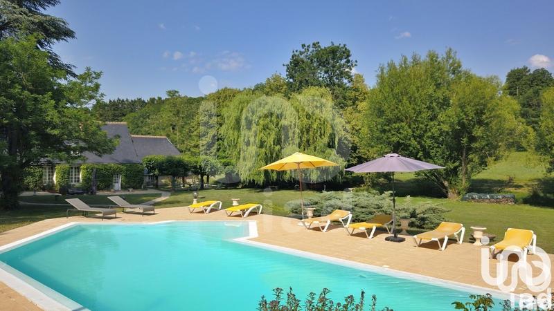 Maison - 423 m² - 12 pièces