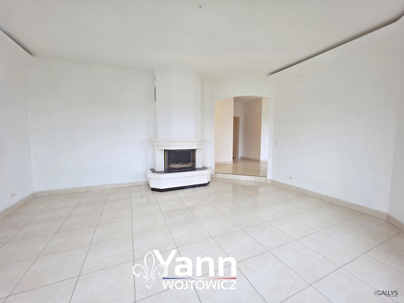 Maison - 231 m² - 7 pièces