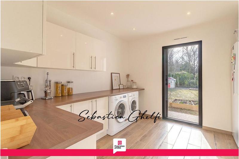 Maison - 182 m² - 8 pièces