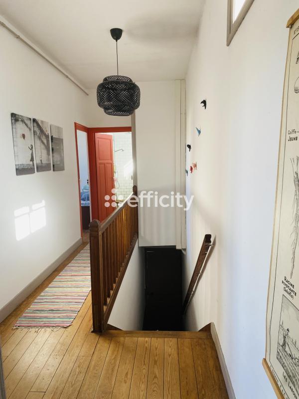 Maison - 246 m² - 10 pièces