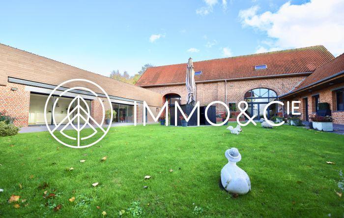 Maison - 570 m² - 17 pièces