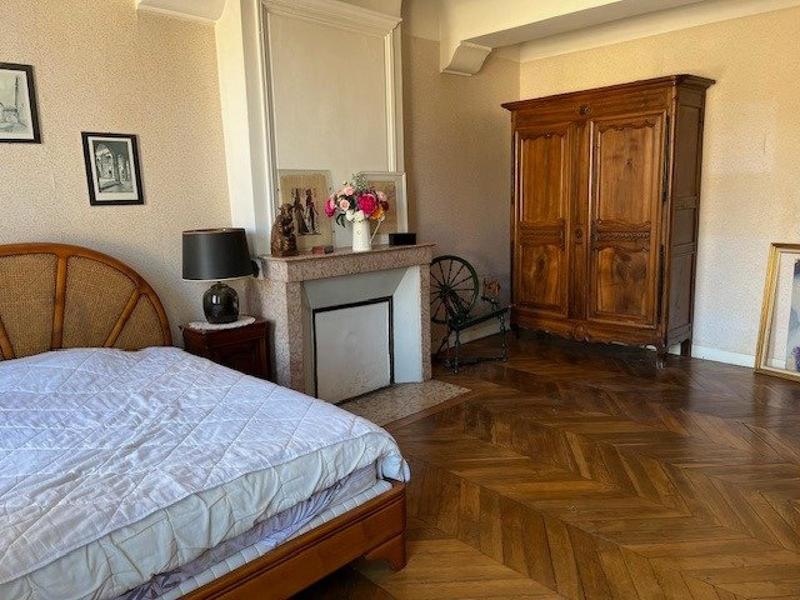 Maison - 332 m² - 9 pièces