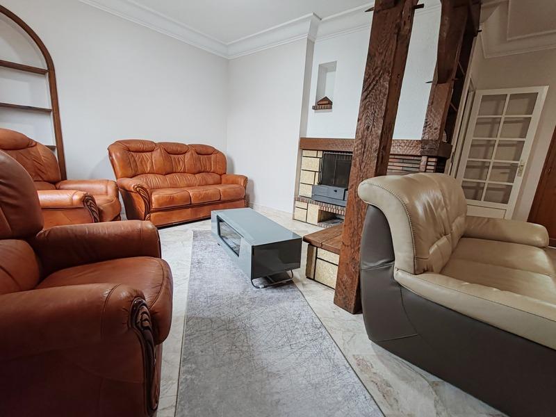 Maison - 230 m² - 10 pièces