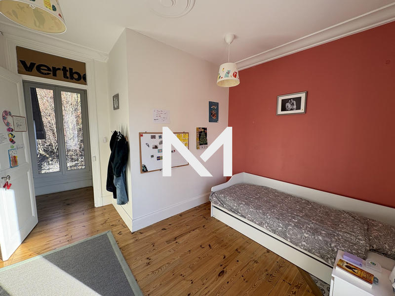 Maison - 90 m² - 5 pièces