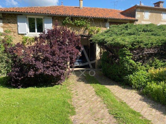 Maison - 275 m² - 6 pièces