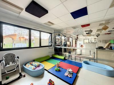 Local d'activités - 218 m²