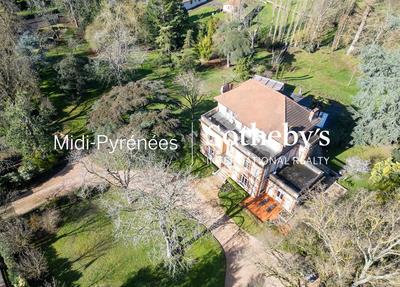 Maison de maîtres - 403 m² - 10 pièces