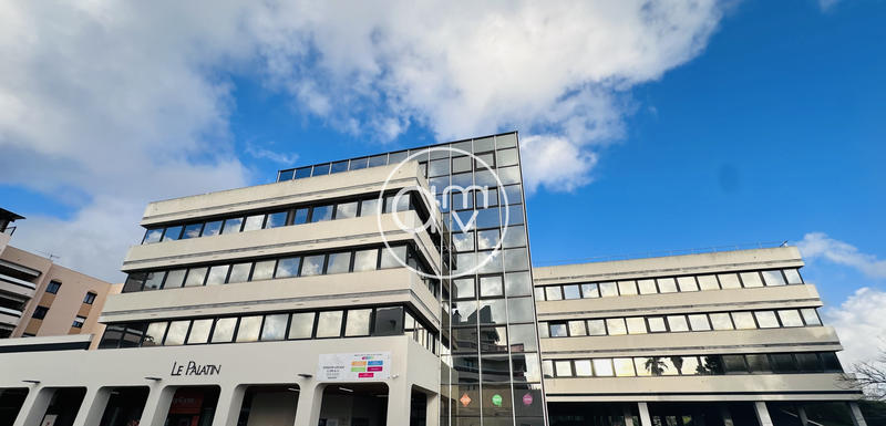 Local commercial - 99 m² - 5 pièces