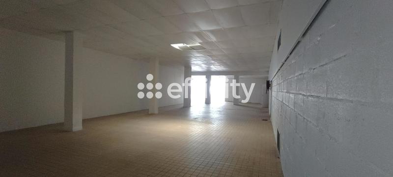 Local commercial - 675 m²