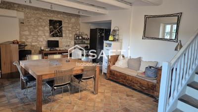 Maison - 255 m² - 8 pièces